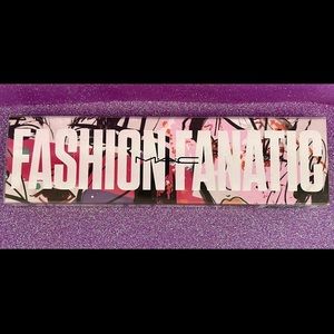 NWT Mac Eye Shadow Pallette Fashion Fanatic